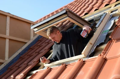 Pose de fenêtres de toit Velux à Lesparrou